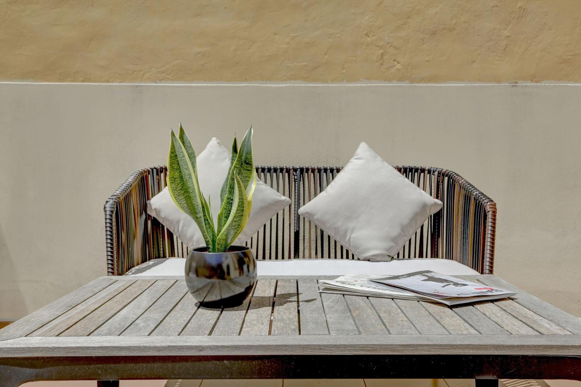 Colosseo Gardens - My Extra Home Rome Room photo